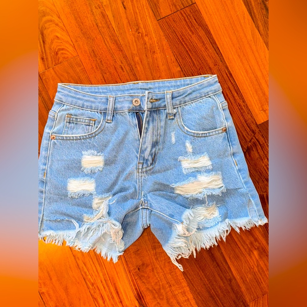 Super cute never worn denim shorts